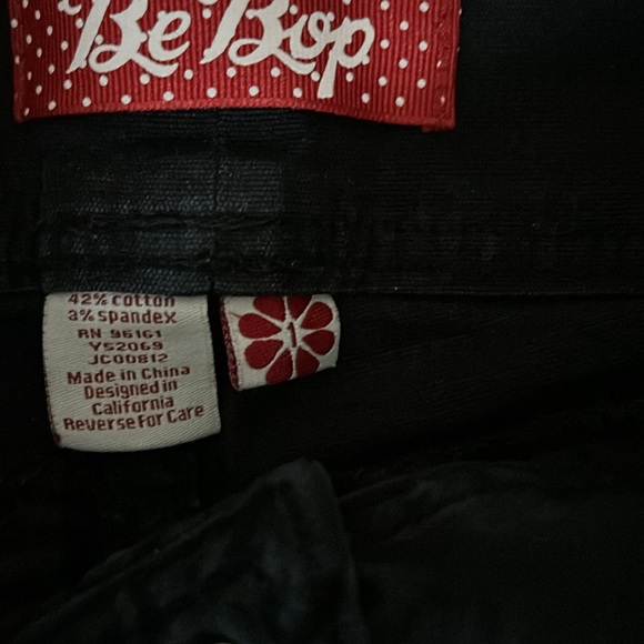 2/$25 - BeBop Black Cargo Shorts - Size 1 - Picture 6 of 7